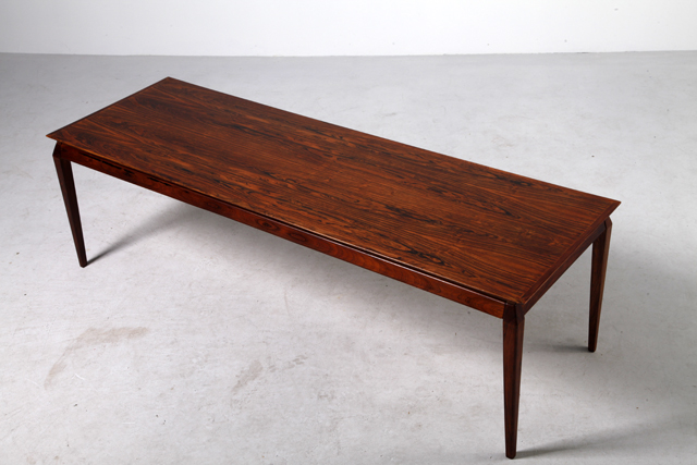 Long coffee table in rosewood