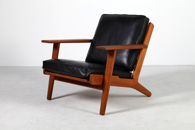 GE290 easy chair in teak by Hans J. Wegner