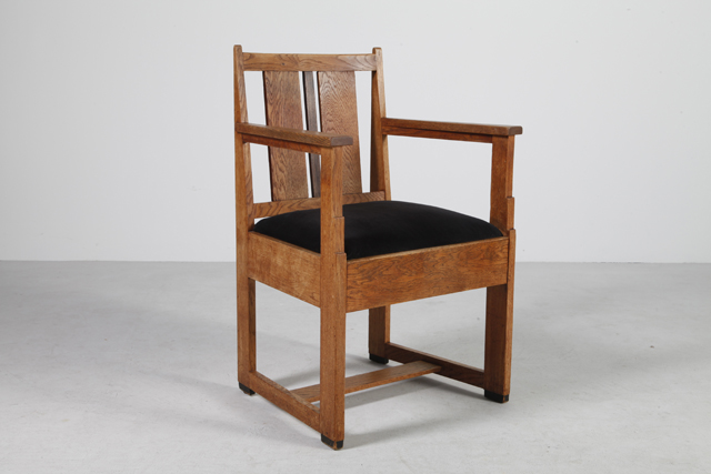 Art Deco armchair in oak by Hendrik Wouda