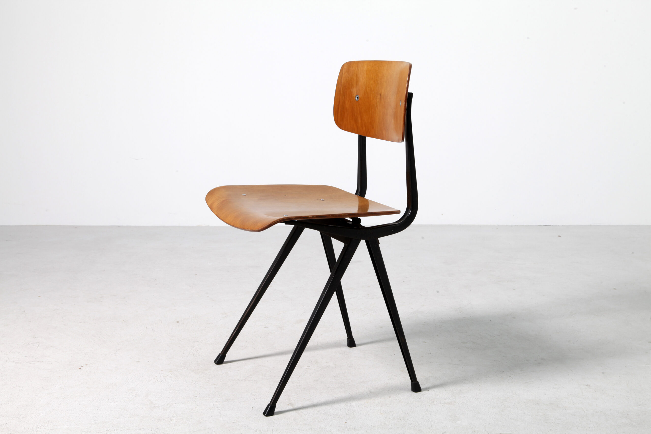 Result Chair by Friso Kramer | Swanky Systems