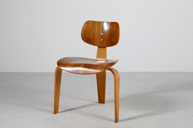 SE42 Three-legged chair by Egon Eiermann