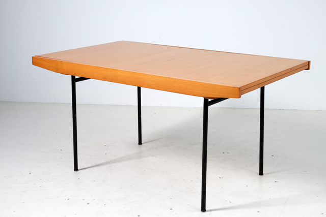 Model324 dining table by Alain Richard